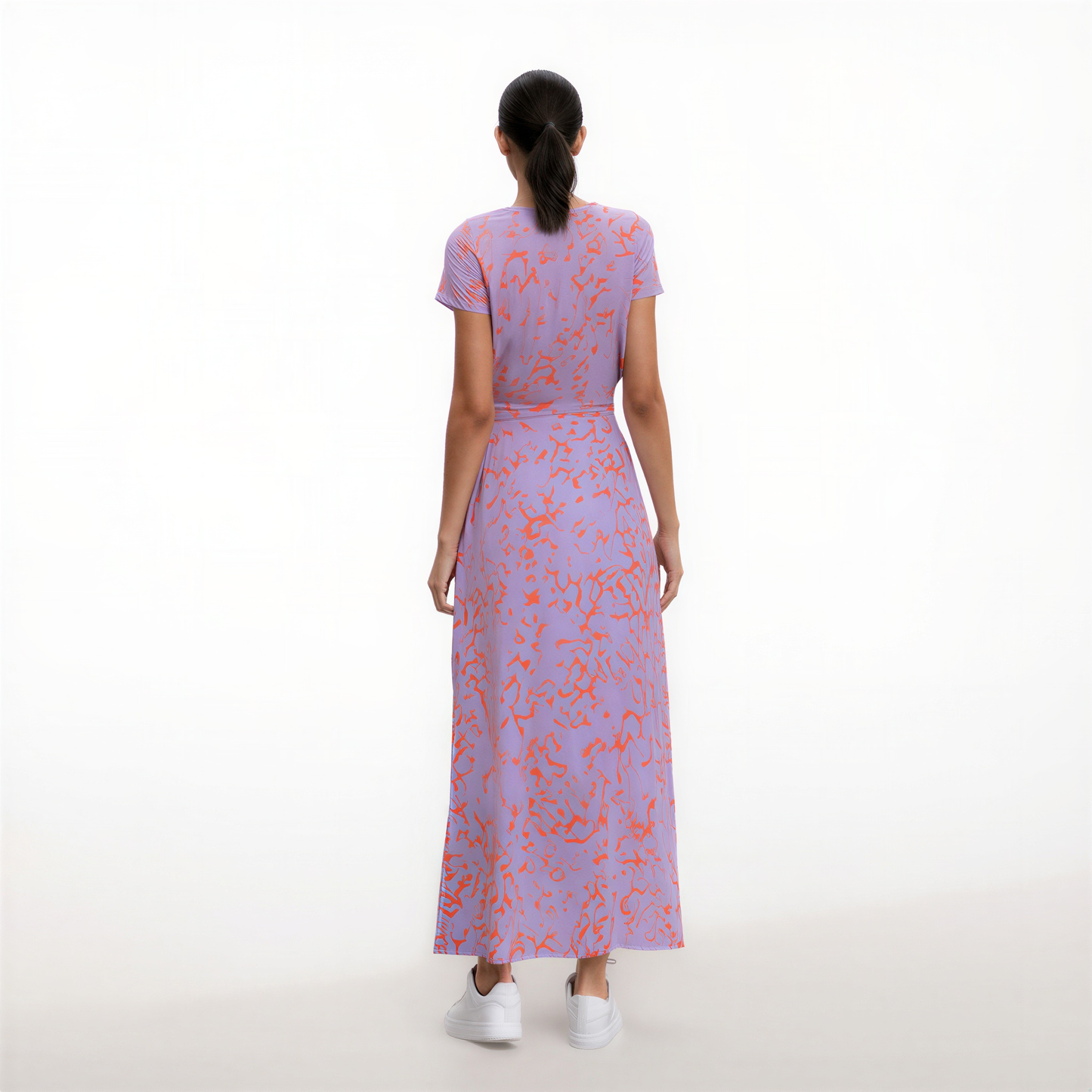 Elvira - Vestido elegante con escote en V y corte moldeador.