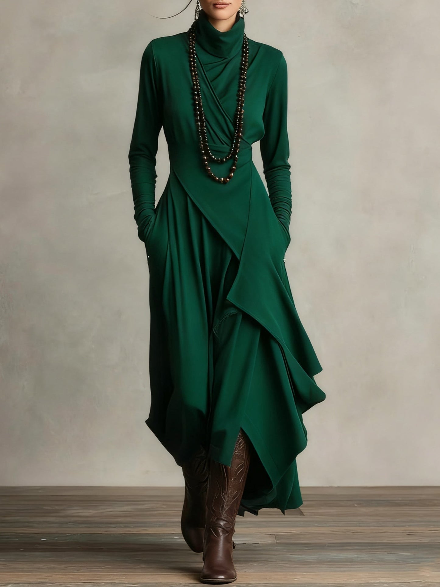 Ariadna | Vestido largo plisado asimétrico con cuello alto