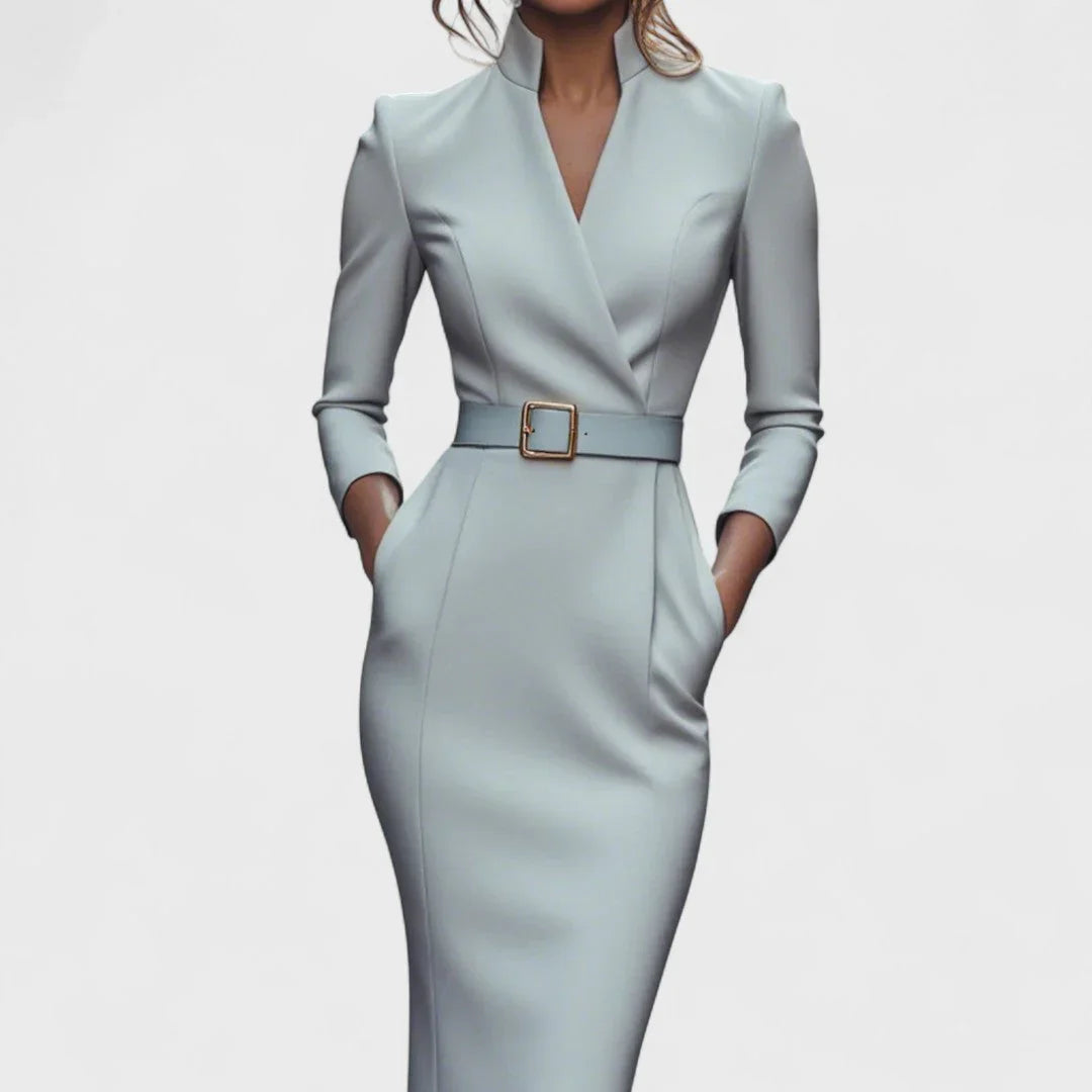 Noelia | Elegante vestido con cinturón y cuello alto
