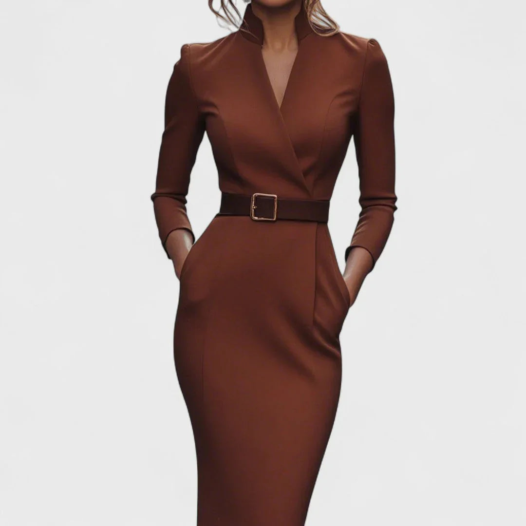 Noelia | Elegante vestido con cinturón y cuello alto