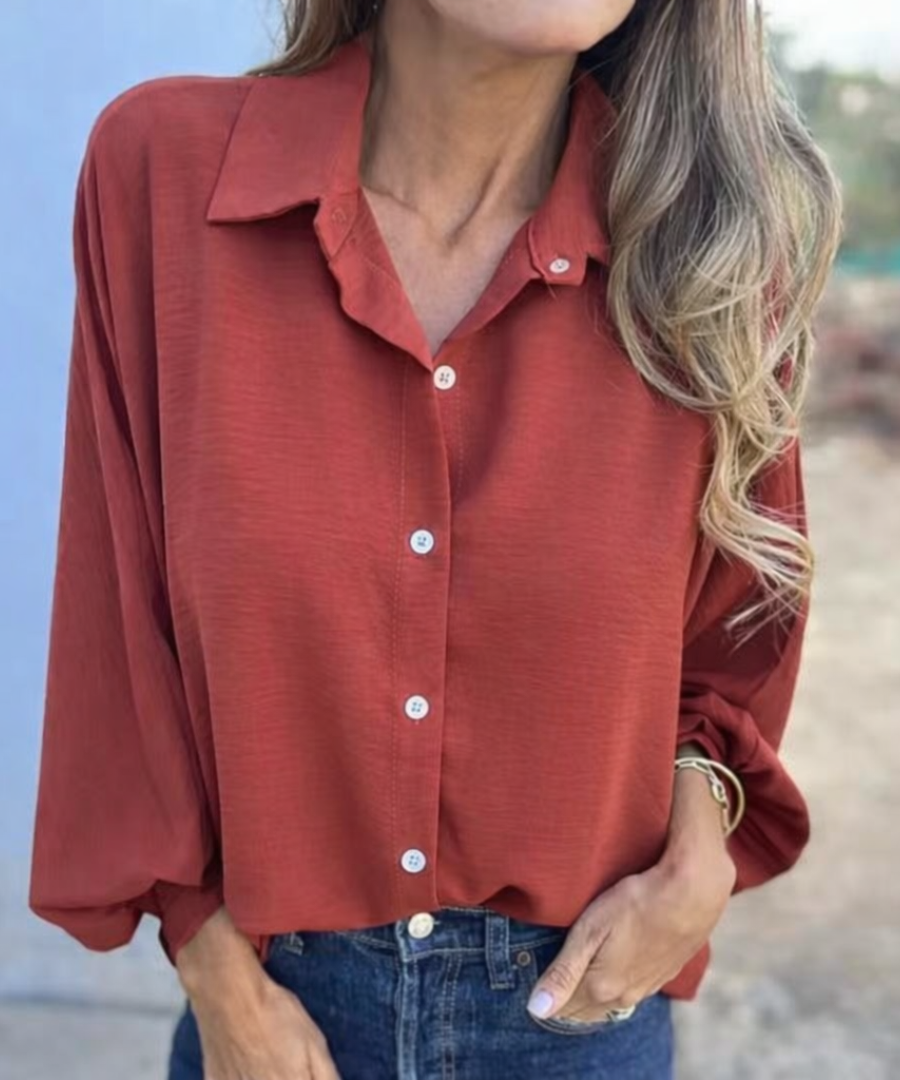 Hollynn | Blusa elegante con botones