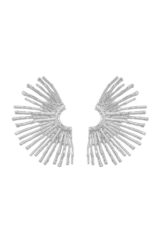 Pendientes de metal con borde ondulado