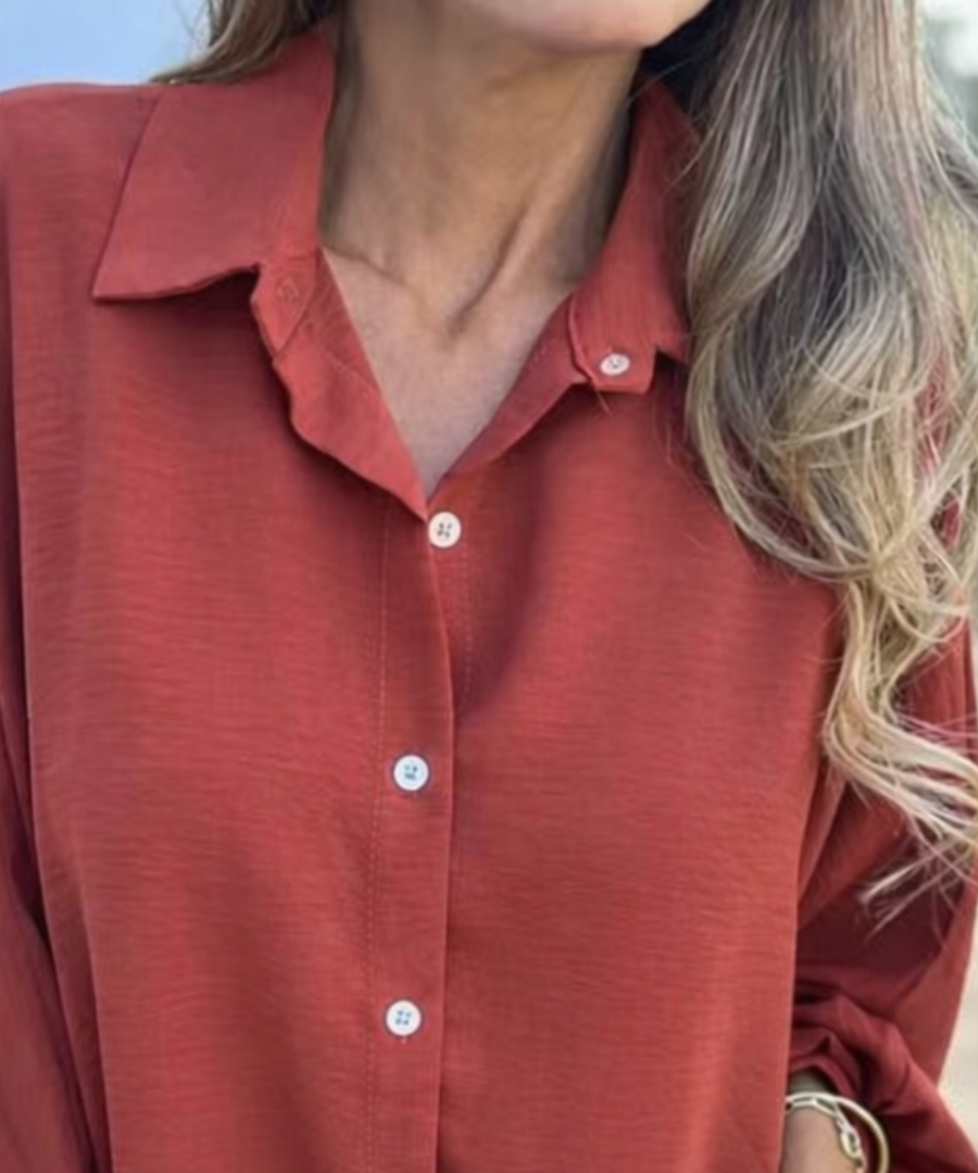 Hollynn | Blusa elegante con botones