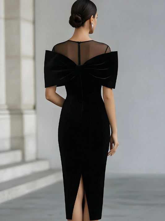 Regina ❘ Vestido midi de terciopelo negro dramático con lazo