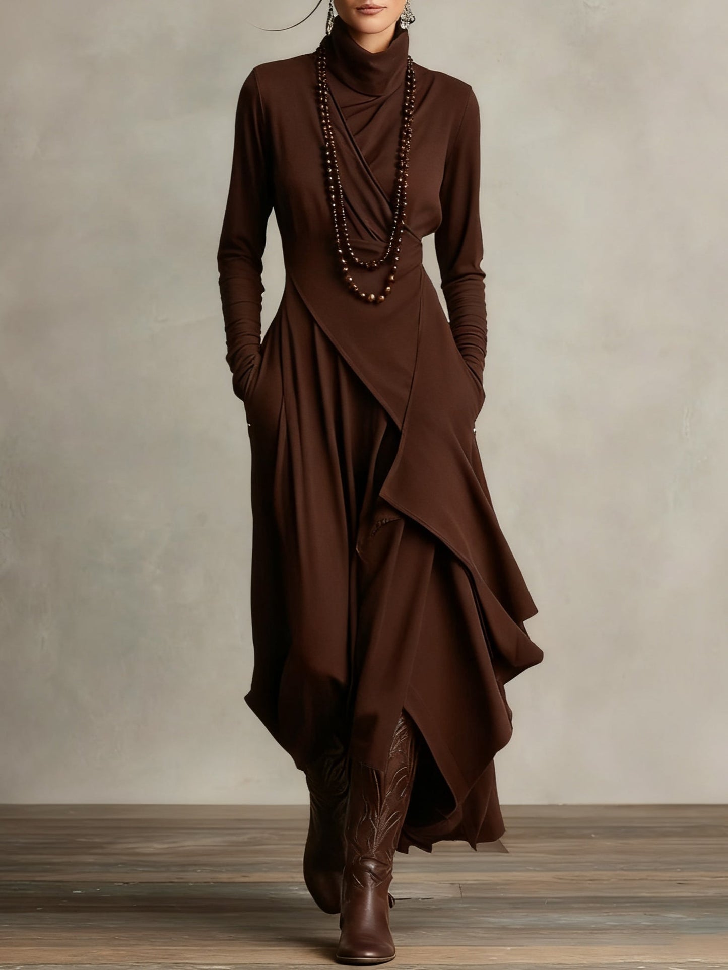 Ariadna | Vestido largo plisado asimétrico con cuello alto