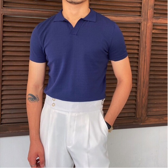 Nicolò™ | Polo elegante de cuello abierto