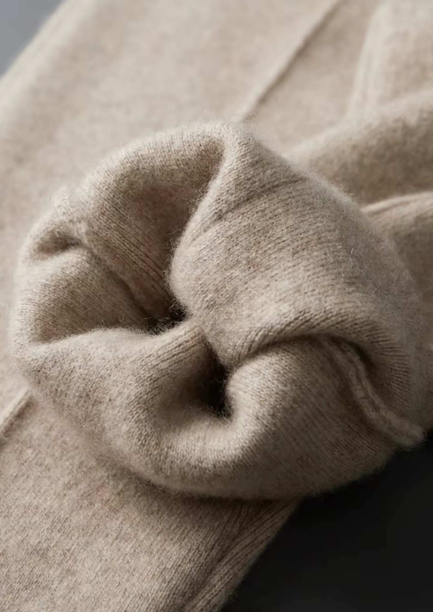 Mirage Gris Sweater | Suéter premium de lana con cremallera y acabado afelpado