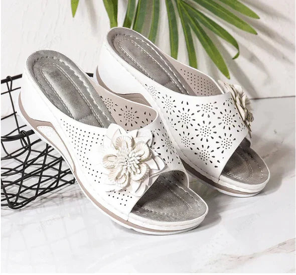 Sandalias ortopédicas de piel flexible con soporte para el arco plantar
