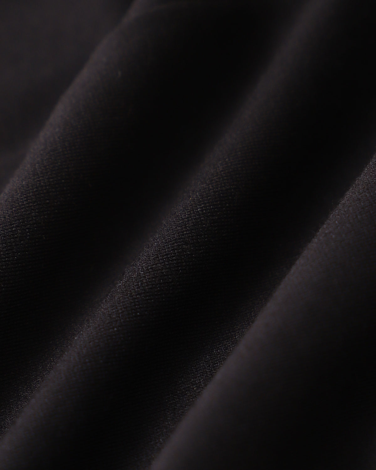 Bianca | Mini vestido negro con contraste